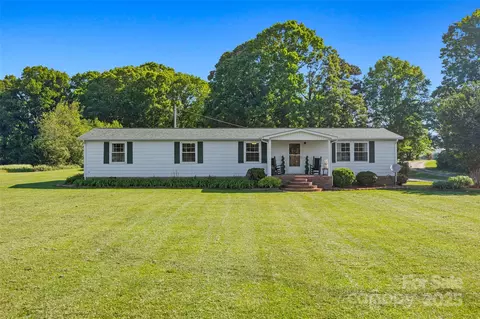 105 Carrie 3 Ln #3, Cherryville, NC 28021