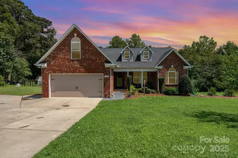 600 Old Hardin Rd, Dallas, NC 28034