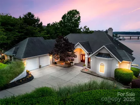 16108 Woolwine Rd, Charlotte, NC 28278