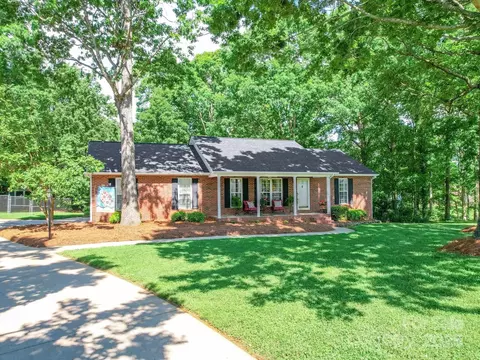 135 Henry Putnam Dr, Cherryville, NC 28021
