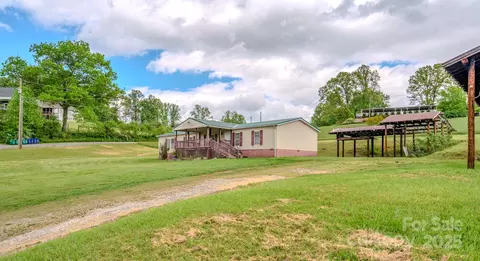 22 Hominy Baptist Church Rd, Candler, NC 28715