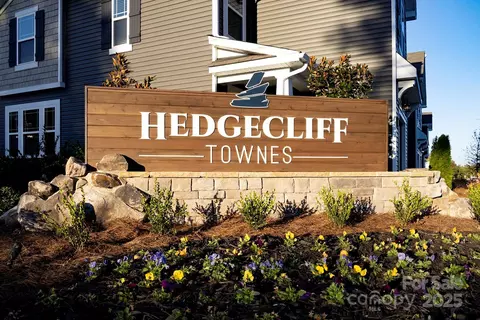 2450 Hedgecliff Rd, Kannapolis, NC 28083