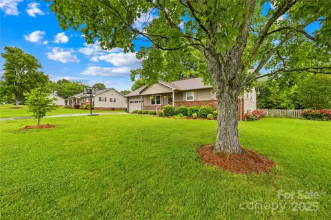 117 Ethel Ln, Statesville, NC 28625