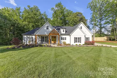 518 Maynard Farm Ln, Stanley, NC 28164