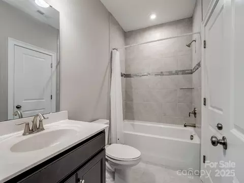Bath - 709 Cavesson Way, Monroe, NC 28110 photo 8 of 9