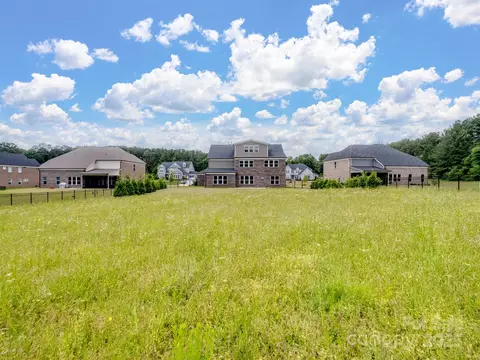 Exterior - 709 Cavesson Way, Monroe, NC 28110 photo 5 of 8