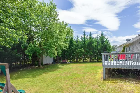 Exterior - 206 Pine Meadow St, Hickory, NC 28601 photo 4 of 4