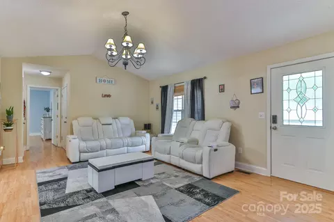 Living - 206 Pine Meadow St, Hickory, NC 28601 photo 7 of 7