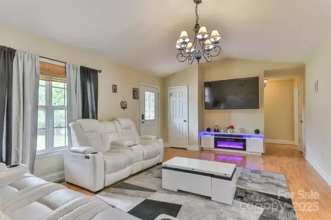 Living - 206 Pine Meadow St, Hickory, NC 28601 photo 4 of 7