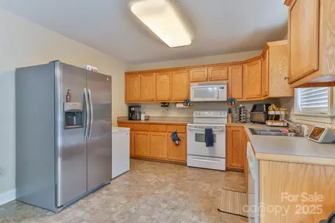 Kitchen - 206 Pine Meadow St, Hickory, NC 28601 photo 1 of 2
