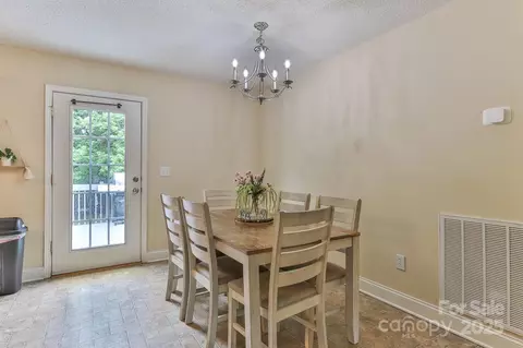 Dining - 206 Pine Meadow St, Hickory, NC 28601 photo 2 of 3