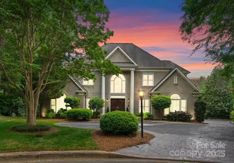 4429 Cameron Oaks Dr, Charlotte, NC 28211