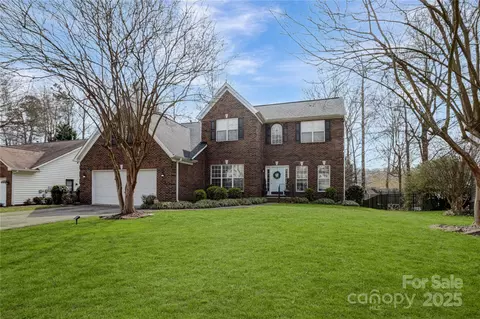 104 Steamboat Dr, Mount Holly, NC 28120