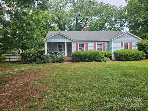 6407 Market St, Charlotte, NC 28215