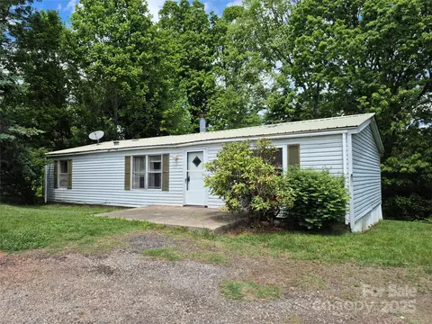 73 Green Acres Dr, Leicester, NC 28748