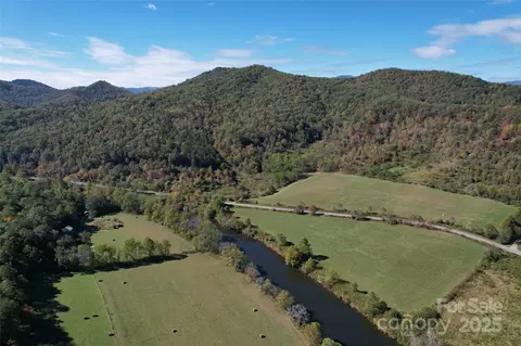4136 Rose Creek Rd, Franklin, NC 28734