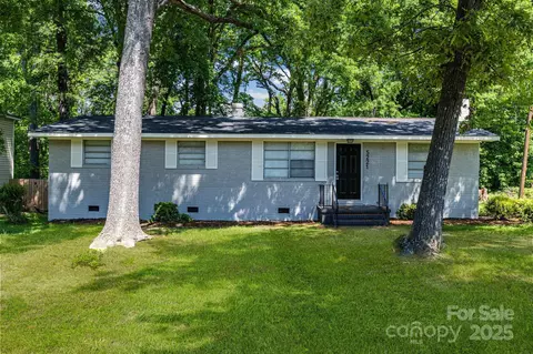 5221 Wales St, Charlotte, NC 28269