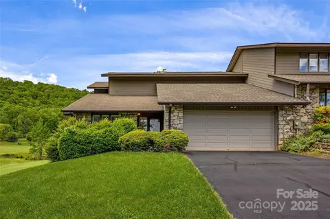 20 La Vista Dr, Mills River, NC 28759