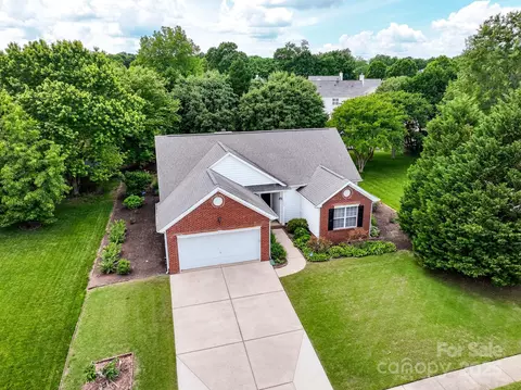 11332 Ridge Oak Dr, Charlotte, NC 28273
