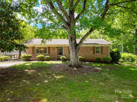 2808 Findley Rd, Statesville, NC 28625
