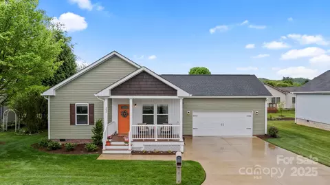343 Beechnut Dr, Hendersonville, NC 28739