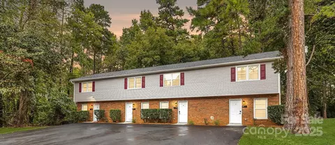 2828 Willow St, Charlotte, NC 28208