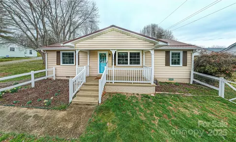 141 Knollview Ter, Pisgah Forest, NC 28768