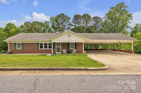 14 Maple Dr, Granite Falls, NC 28630