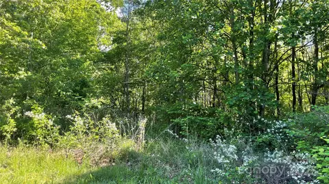 99999 Bachelder Ln, Candler, NC 28715