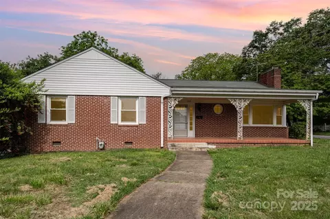 506 7th Sw St SW, Hickory, NC 28602