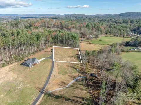 00 Kelly Daniele 5 Ln #5, Hendersonville, NC 28739