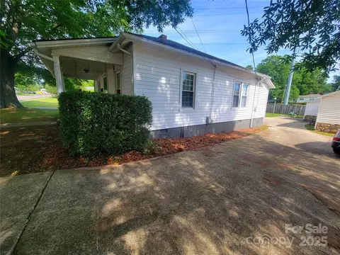 309 E 11th St, Kannapolis, NC 28083 photo 4