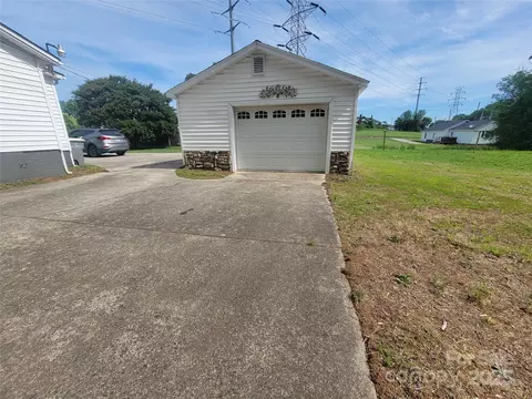 309 E 11th St, Kannapolis, NC 28083 photo 9