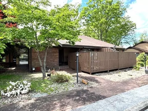 17 Moland B Dr #B, Etowah, NC 28729