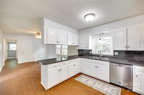 2833 Regency Rd, Lancaster, SC 29720 photo 4