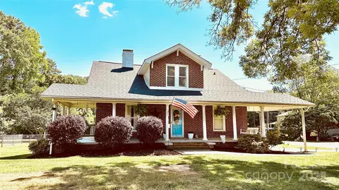 1105 S Point Rd, Belmont, NC 28012