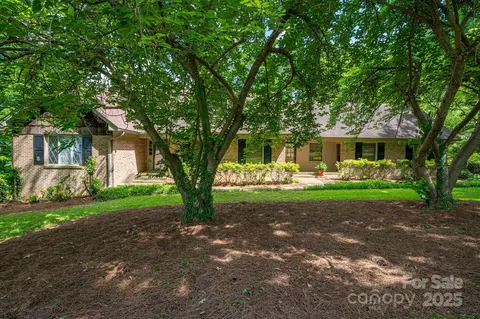 104 Ridge Dr, Stanley, NC 28164