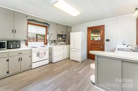 1102 E 13th St, Kannapolis, NC 28083 photo 8