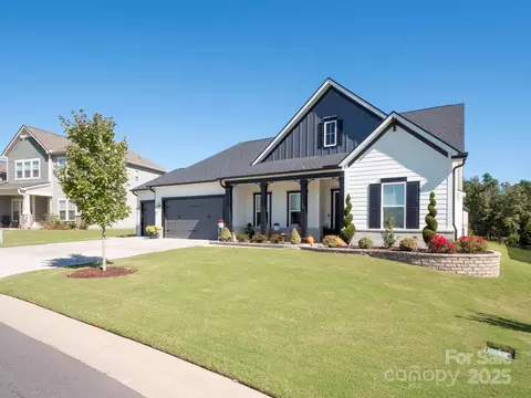 7112 Irongate Dr, Lancaster, SC 29720 photo 2