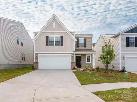 11019 Daisy Ct, Charlotte, NC 28262
