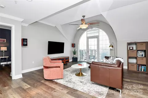 300 W 5th 644 St #644, Charlotte, NC 28202