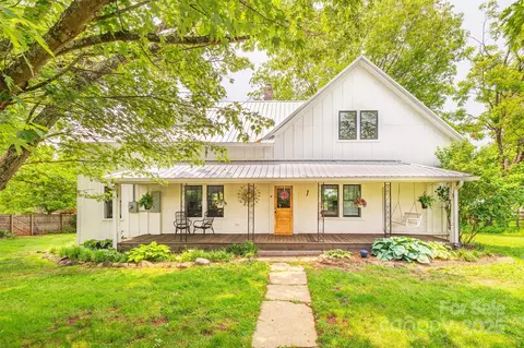 564 Jupiter Rd, Weaverville, NC 28787