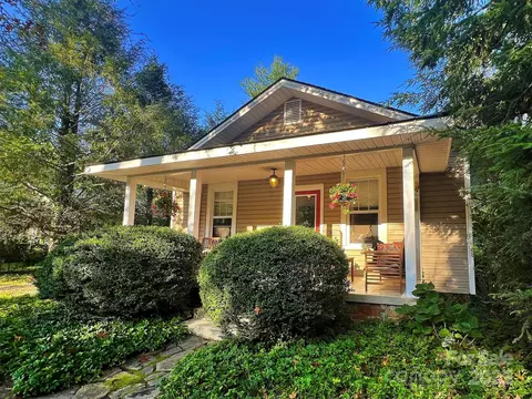 411 Spring St, Hendersonville, NC 28739
