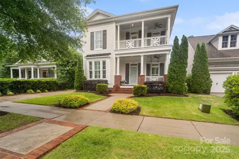 5663 Morris Hunt Dr, Fort Mill, SC 29708