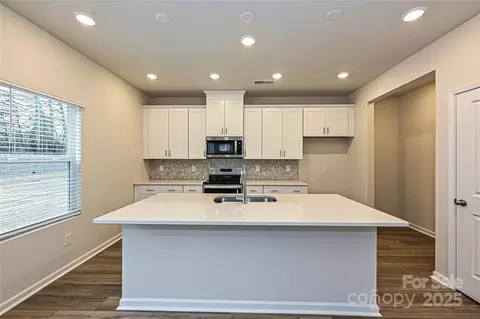 2206 Silverbell Ln, Stanley, NC 28164 photo 5
