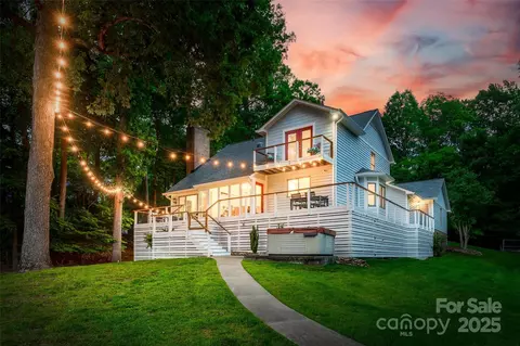 18028 Broken Woods Rd, Charlotte, NC 28278