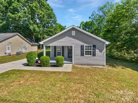 905 Brookdale St, Kannapolis, NC 28083