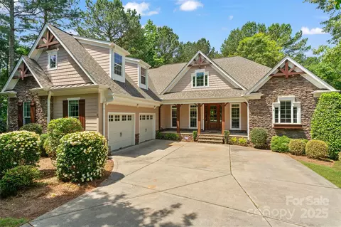104 Whiterock Dr, Mount Holly, NC 28120