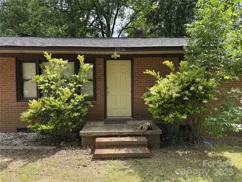 13134 Homewood Dr, Charlotte, NC 28262