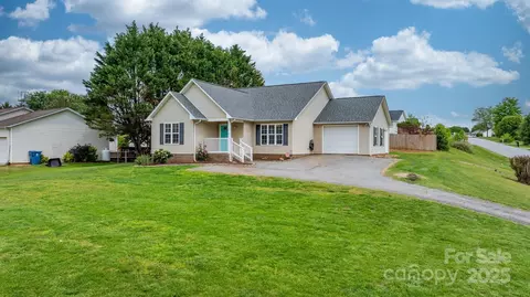 5052 Swinging Bridge Rd, Conover, NC 28613